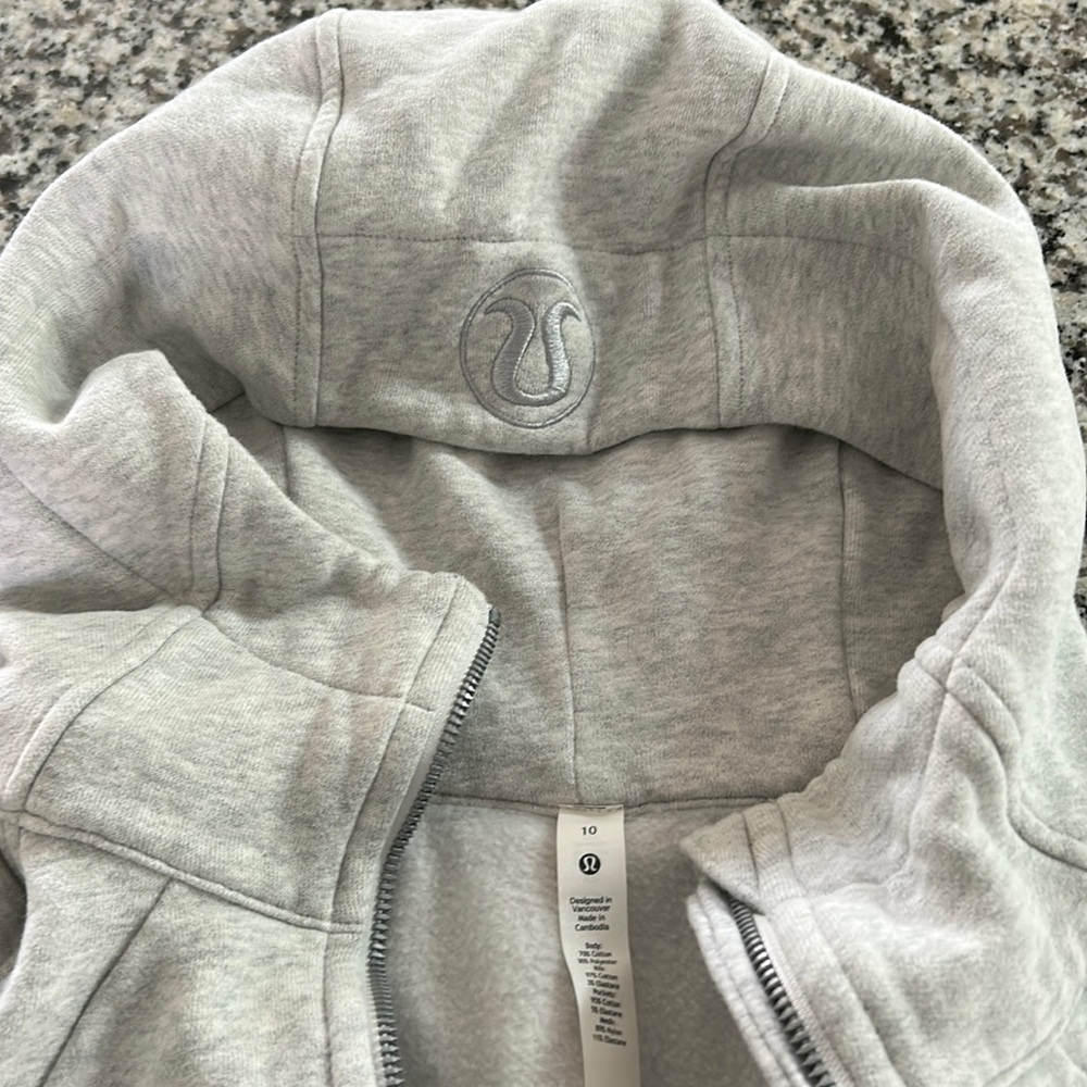 Lululemon women’s scuba zip up hoodie